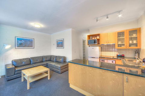 Snow Ski Apartments 09 - Accommodation BNB 4