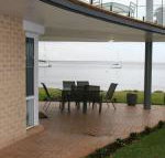 1 The Clippers 131 Soldiers Point Road fabulous waterfront unit - Accommodation BNB
