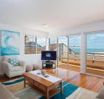 3 The Clippers 131 Soldiers Point Road fabulous waterfront unit - Accommodation BNB