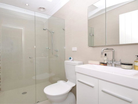 32 Bay Parklands 2 Gowrie Avenue Fantastic Unit With Air Conditioning Pool Tennis Court & Spa - Accommodation BNB 6