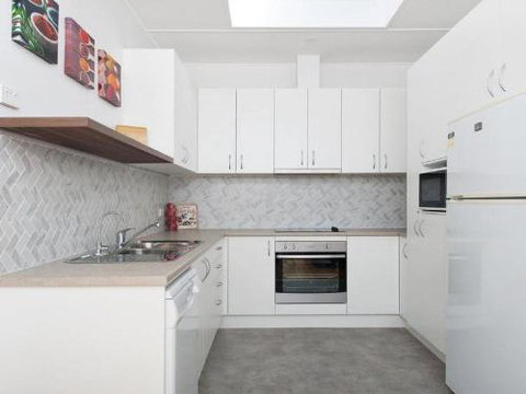 The Croft 11 Boulder Bay Rd Cosy Beach House With Aircon & Only 270m To The Beach - Accommodation BNB 1