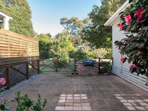 The Croft 11 Boulder Bay Rd Cosy Beach House With Aircon & Only 270m To The Beach - Accommodation BNB 2