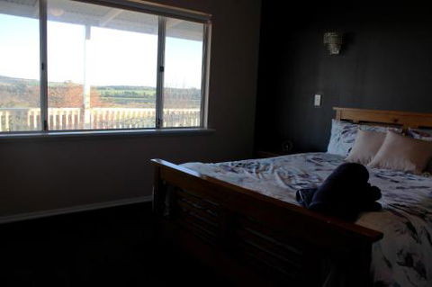 A Better Life Animal Sanctuary FarmStay Private Two Bedrooms Lounge Room & Bathroom & Toilet Shared Kitchen - Accommodation BNB 4
