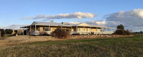 A Better Life Animal Sanctuary FarmStay Private Two Bedrooms Lounge Room & Bathroom & Toilet Shared Kitchen - Accommodation BNB 0