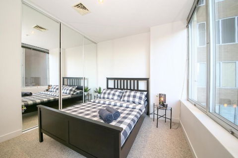 A Spacious & Central 2BR Apt Near Flinders Station - Accommodation BNB 5
