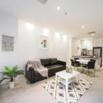 A Spacious & Central 2BR Apt Near Flinders Station - Accommodation BNB 0