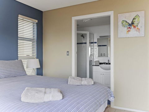 Aqua Shores Award Winning Apartment - Accommodation BNB 3