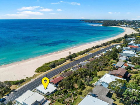 Aqua Shores Award Winning Apartment - Accommodation BNB 6