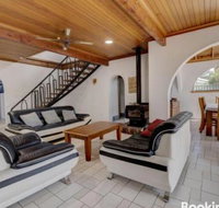 31 Rest Point Absolute Waterfront with Jetty - Accommodation BNB