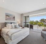Beachfront by the CC Family friendly plunge pool steps to the beach - Accommodation BNB