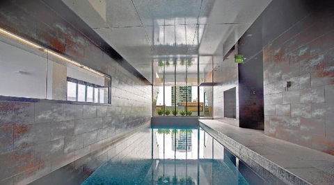 A Modern 2BR CBD Apt City Views FREE Parking - Accommodation BNB 4