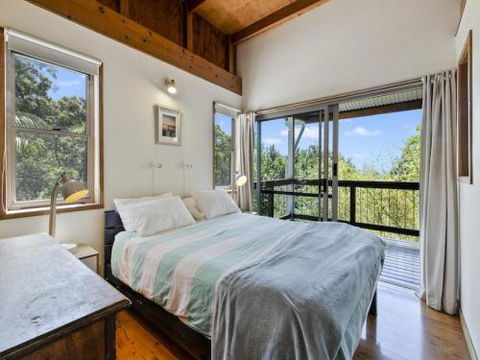 Jonnies 134 Tramican Street - Accommodation BNB 3