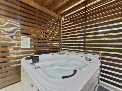 Jonnies 134 Tramican Street - Accommodation BNB 5