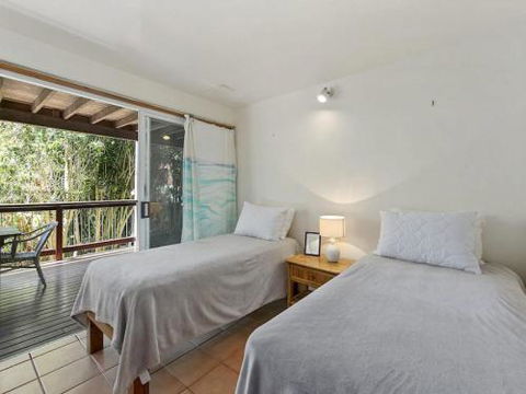 Jonnies 134 Tramican Street - Accommodation BNB 6