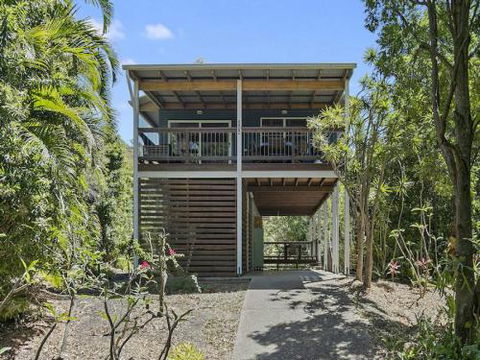 Jonnies 134 Tramican Street - Accommodation BNB 0