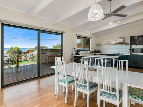 Waikiki Views - Accommodation BNB 3