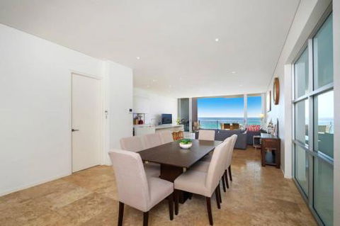 Beach & Ocean Front Penthouse With Wifi & Parking - Accommodation BNB 4
