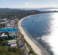 2 Shoal Towers 11 Shoal Bay Rd across the road to beautiful Shoal Bay Beach - Accommodation BNB