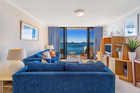 Gorgeous Harbourside With Stunning Views! - Accommodation BNB 4