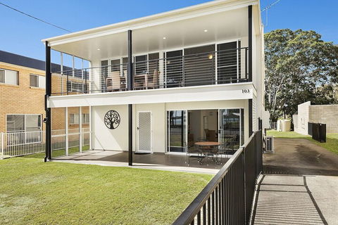 Ground Floor Air Conditioned Fabulous Waterviews Overlooking Pumicestone Passage - Accommodation BNB 0