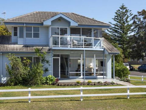 AMETHYST Gerringong 4pm Check Out Sundays - Accommodation BNB 0