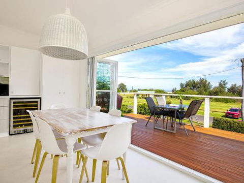 Arklow I Pet Friendly With Ocean Views - Accommodation BNB 0