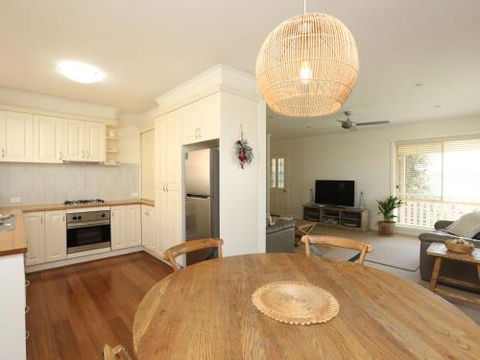 Banksia Beach House - Accommodation BNB 6