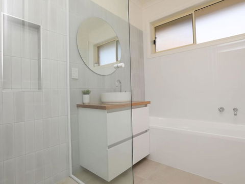 Banksia Beach House - Accommodation BNB 4