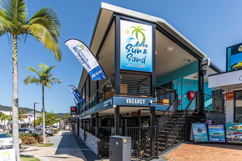 Airlie Sun & Sand Accommodation 3 - Accommodation BNB 1