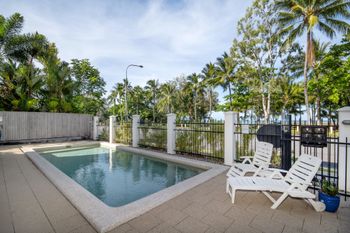 Oceansprey Beachfront Apartments - Accommodation BNB 1