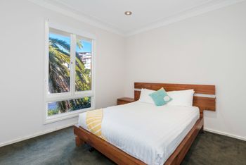 Spacious 4 Bedroom House The Hill - Accommodation BNB 4