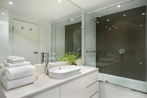 H Residences 2 Bedroom Ocean View In Surfers Paradise - Accommodation BNB 4