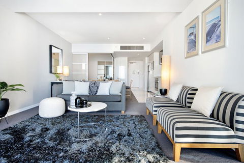 H Residences 2 Bedroom Ocean View In Surfers Paradise - Accommodation BNB 1