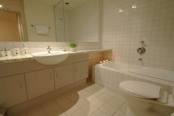 Executive Elwood Apartment - Accommodation BNB 4