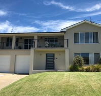 Ocean House at Mollymook - Accommodation BNB