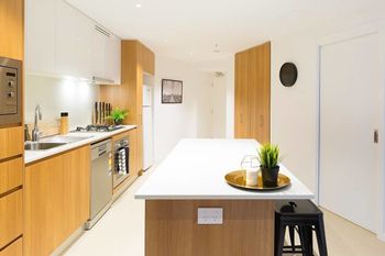 Brand New Heart Of City Executive Apartment - Accommodation BNB 6