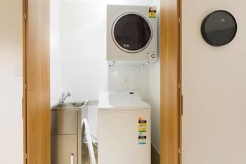 Brand New Heart Of City Executive Apartment - Accommodation BNB 2