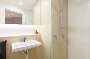 Brand New Heart Of City Executive Apartment - Accommodation BNB 1