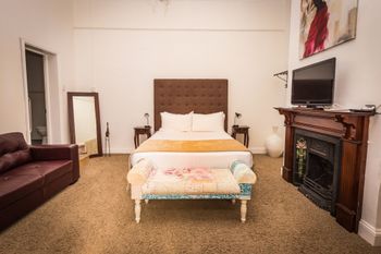 Spooky Hall Motel - Accommodation BNB 1