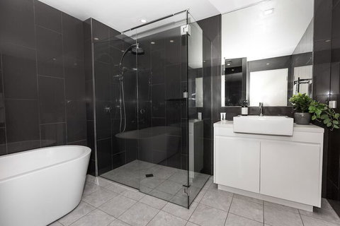 Trendy Self Contained City Apartment - Accommodation BNB 5