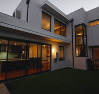 South Beach Pool Home - Accommodation BNB