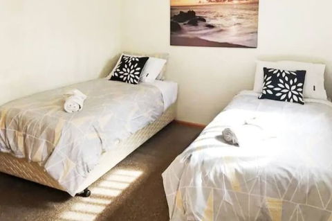 Rye Sleeps 10, Great Weekender - Accommodation BNB 1