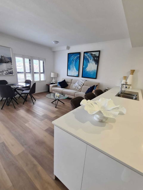 Modern 2 BR With Private Pool & Garden - Accommodation BNB 3