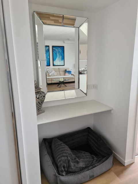 Modern 2 BR With Private Pool & Garden - Accommodation BNB 6