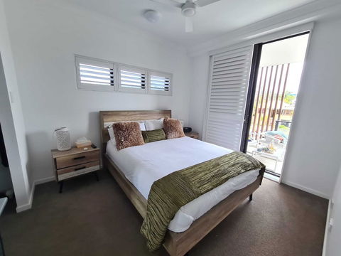 Modern 2 BR With Private Pool & Garden - Accommodation BNB 4