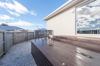 Spacious & Bright 4 Bedroom Home - Accommodation BNB 3