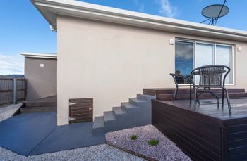Spacious & Bright 4 Bedroom Home - Accommodation BNB 5