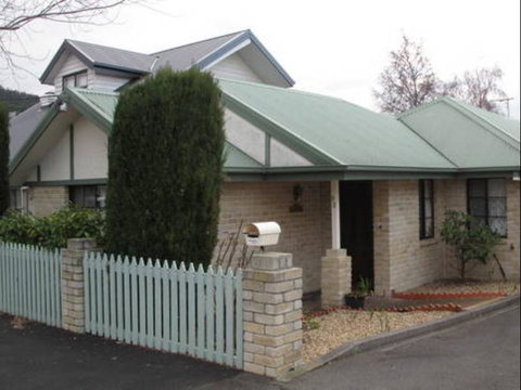 Twin Pines Cottage On Lansdowne - Accommodation BNB 2