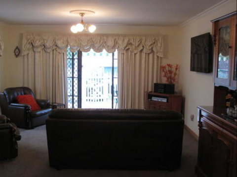 Twin Pines Cottage On Lansdowne - Accommodation BNB 5