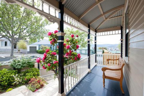 Library House - Accommodation BNB 6